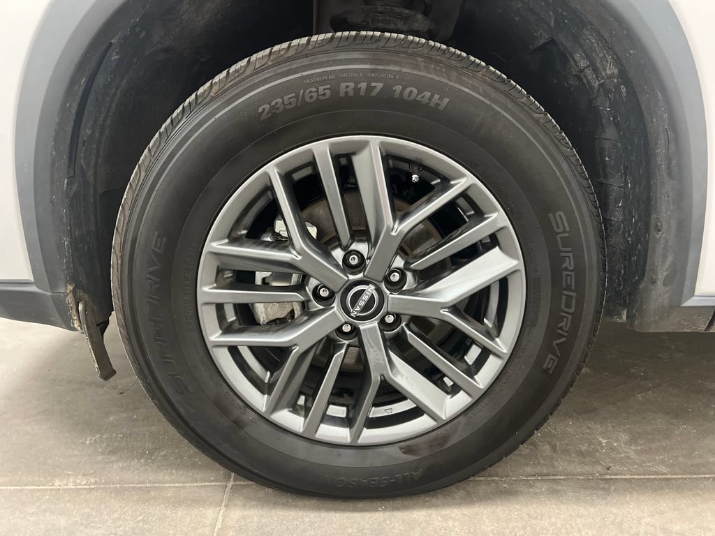 Used 2024 Nissan Rogue S FWD image 29