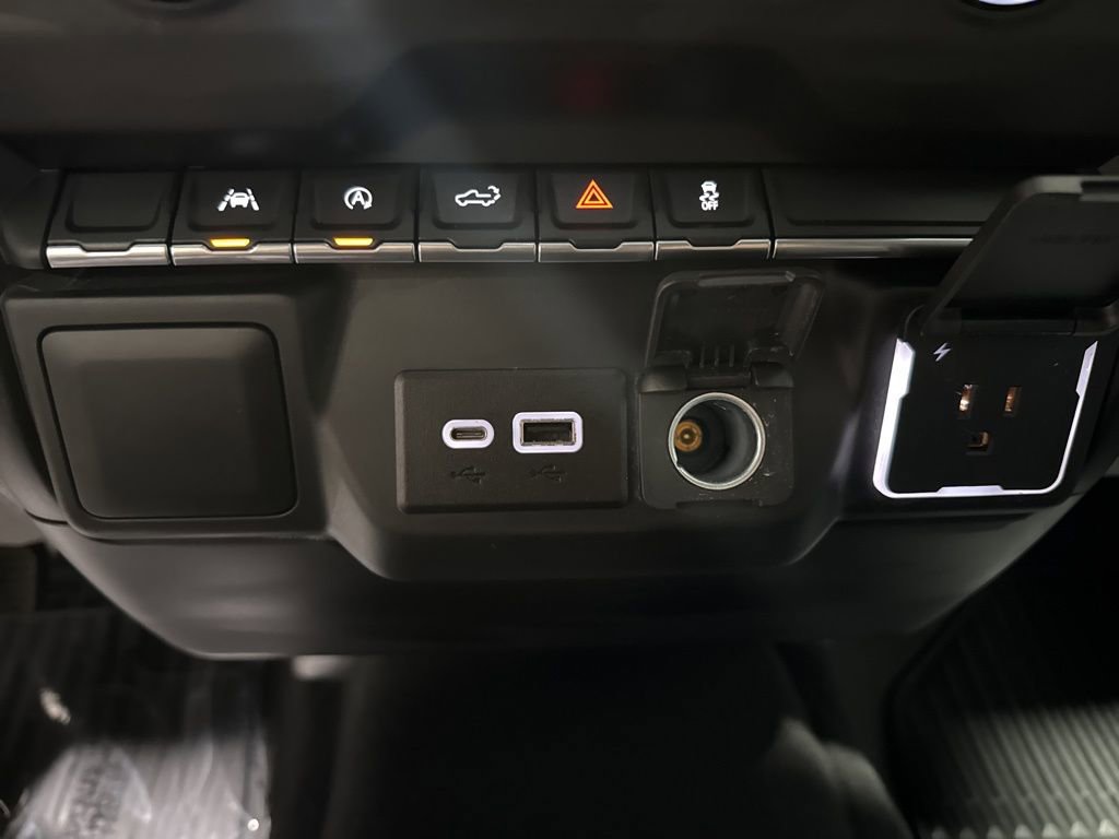 Used 2022 Chevrolet Silverado 1500 Custom image 30