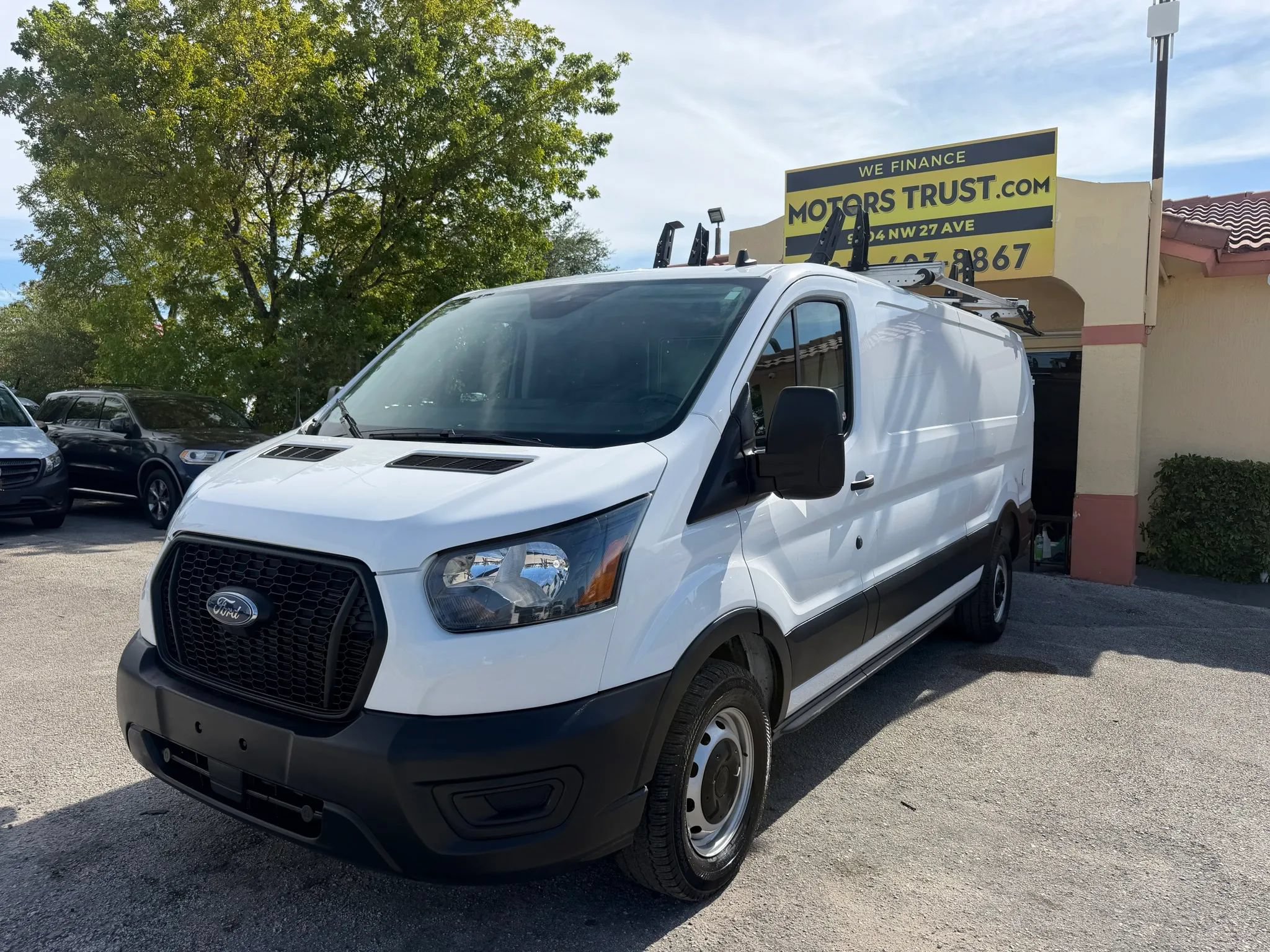 Used 2024 Ford Transit 350 148 Low Roof w/ Fleet Fuel Economy Package RWD image 2
