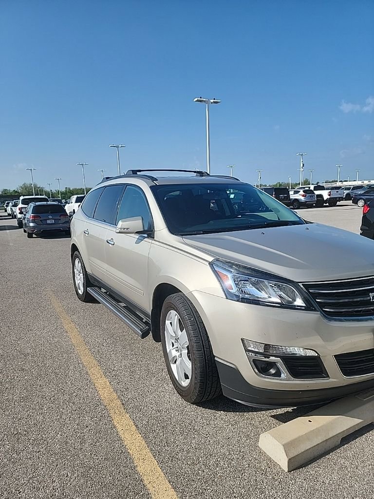 Used 2017 Chevrolet Traverse LT w/ Style and Technology Package image 1
