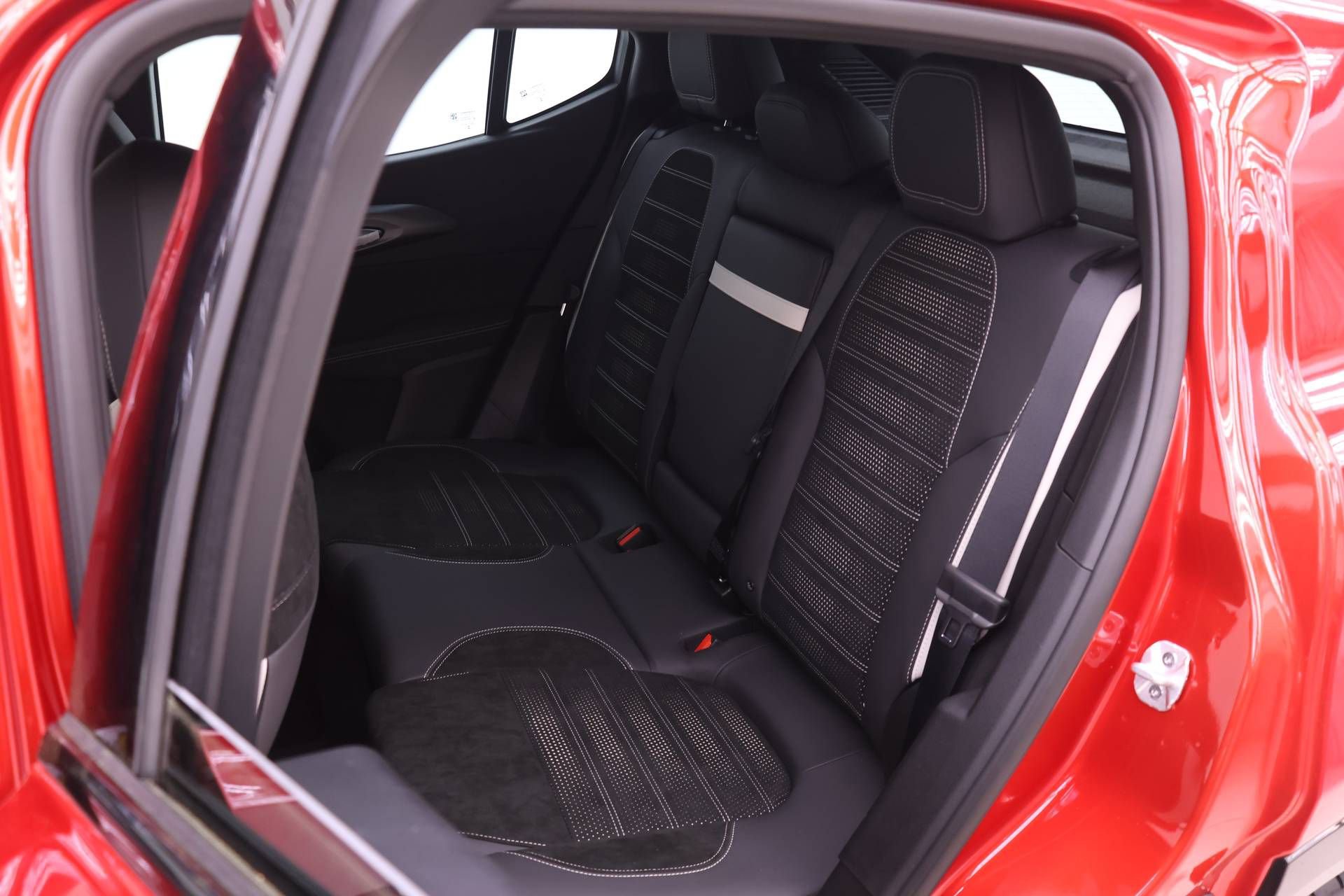 New 2026 Alfa Romeo Tonale AWD/4WD image 12