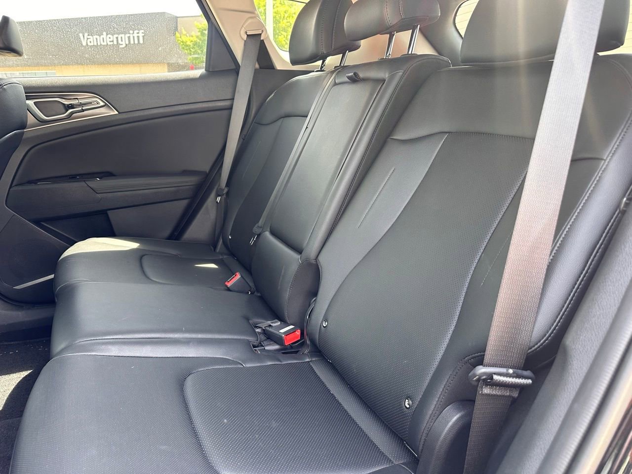 Used 2025 Kia Sportage EX image 16