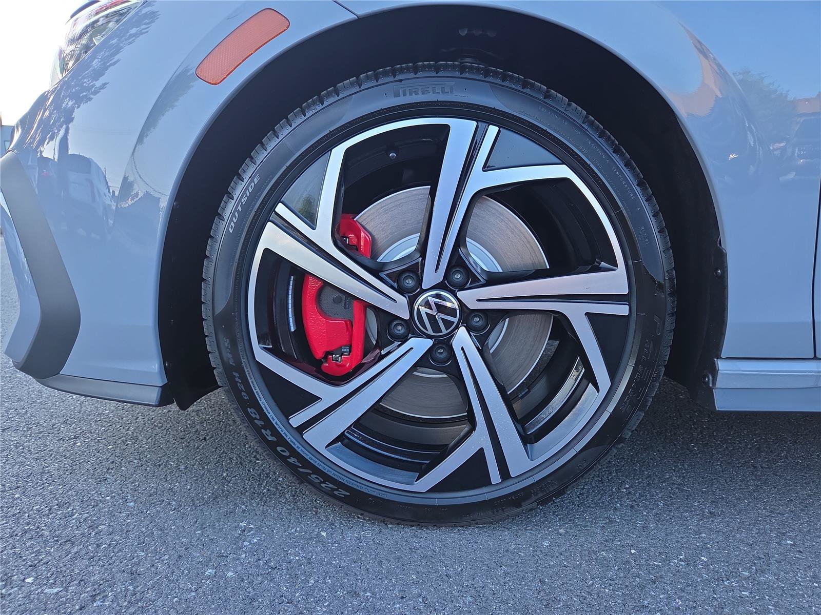 New 2026 Volkswagen GTI SE FWD image 10