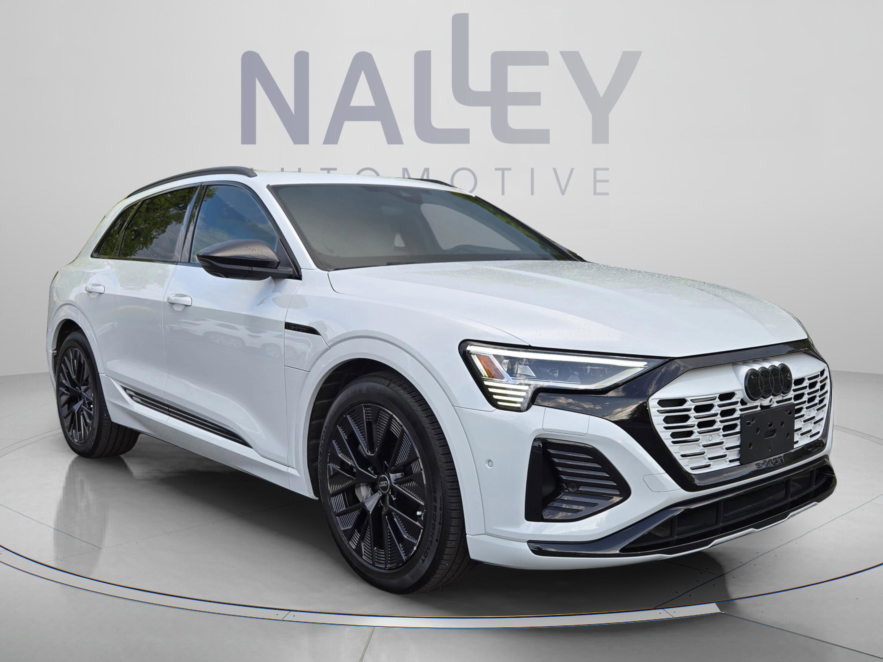 Used 2024 Audi Q8 e-tron Prestige w/ Prestige Package AWD/4WD image 6