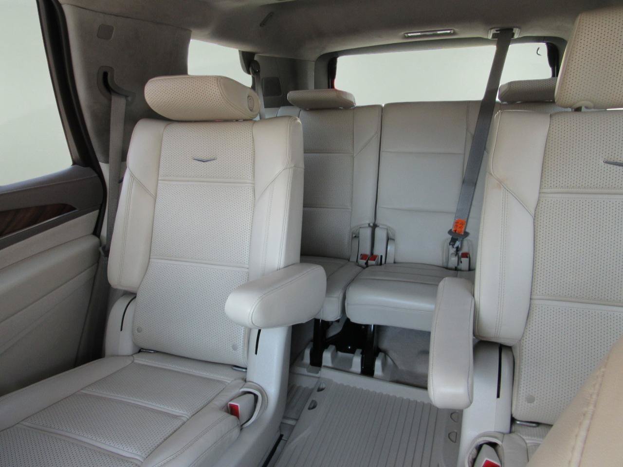 Used 2021 Cadillac Escalade Premium Luxury Platinum AWD/4WD image 8
