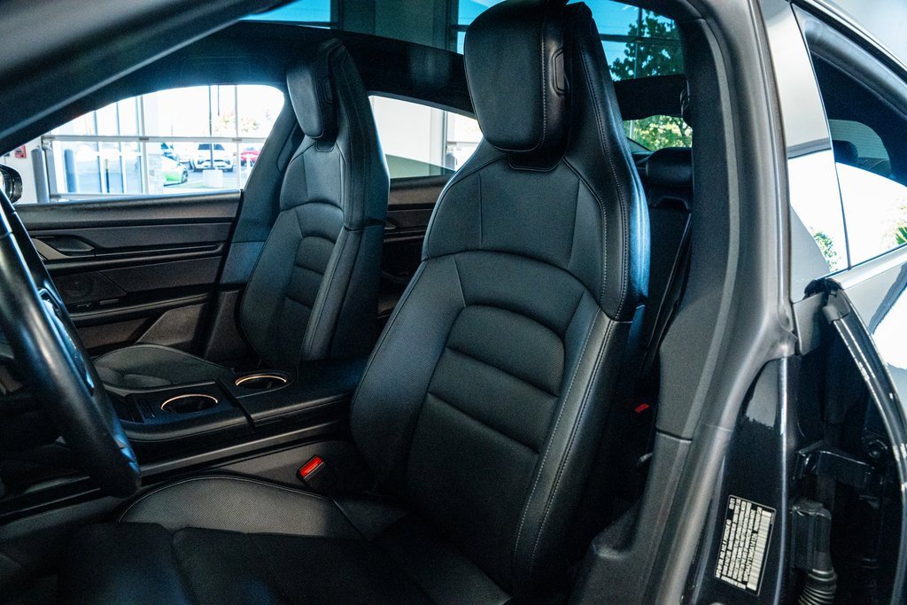 Used 2021 Porsche Taycan image 34