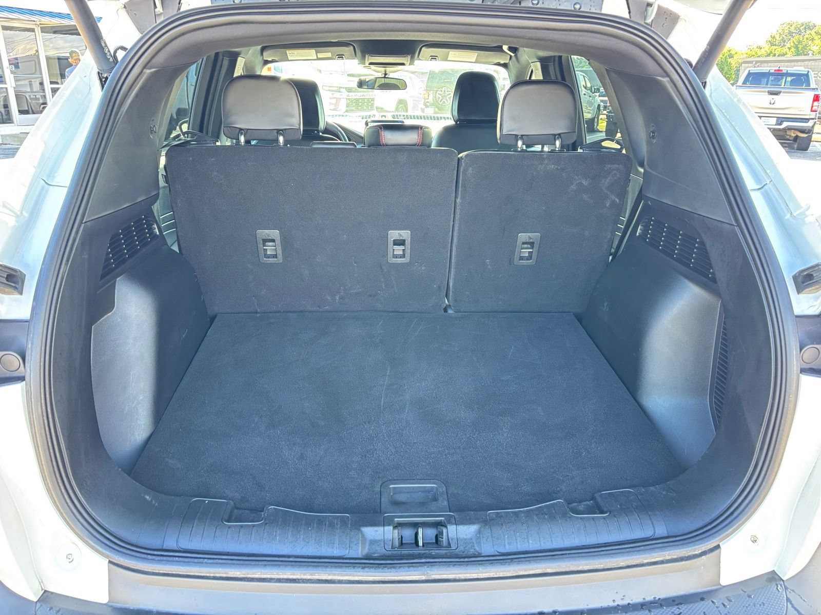 Used 2025 Ford Escape ST-Line Select AWD/4WD image 17