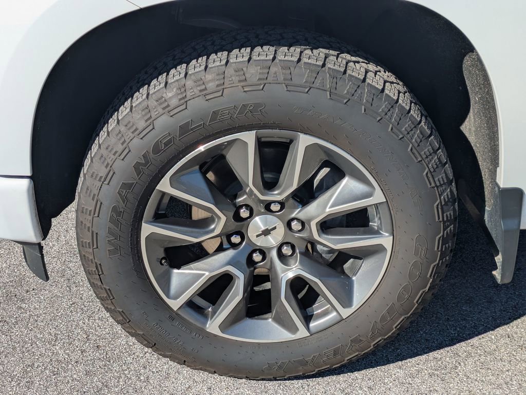 Used 2024 Chevrolet Silverado 1500 RST w/ Z71 Off-Road Package image 11