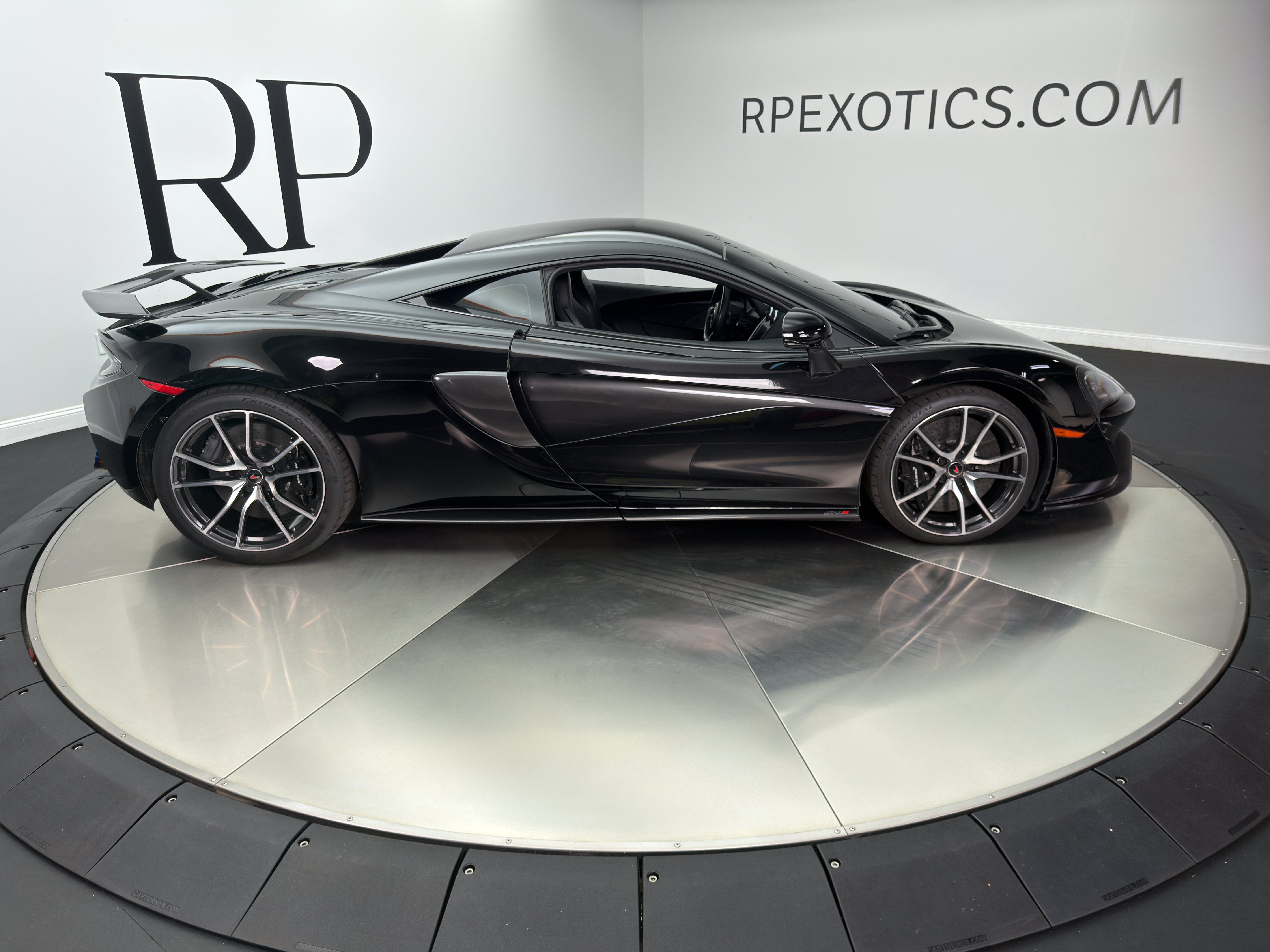 Used 2016 McLaren 570S Coupe RWD image 10