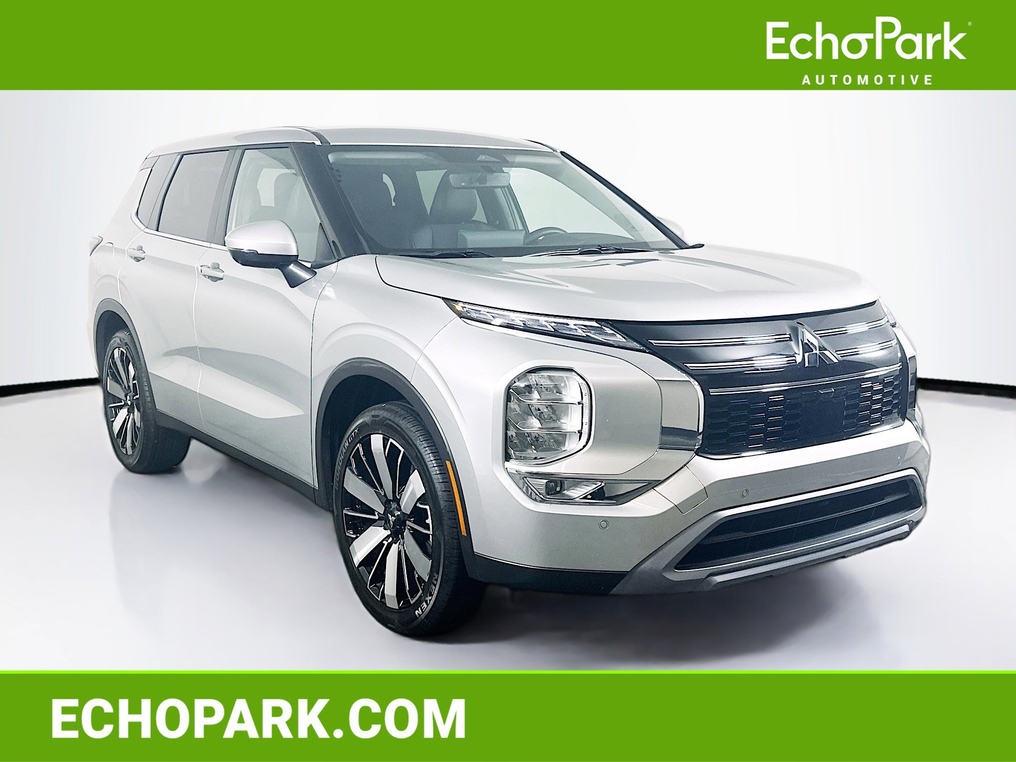 Used 2025 Mitsubishi Outlander SE