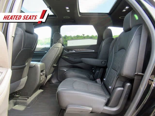 Used 2024 Buick Enclave Avenir w/ Avenir Technology Package image 5