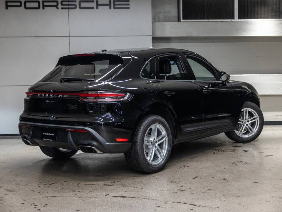 Certified 2026 Porsche Macan AWD/4WD image 8