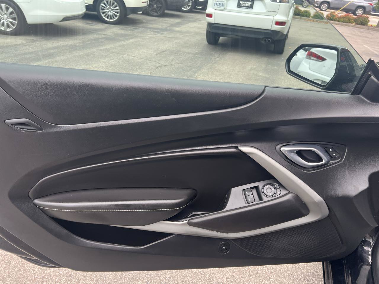 Used 2018 Chevrolet Camaro LT RWD image 11