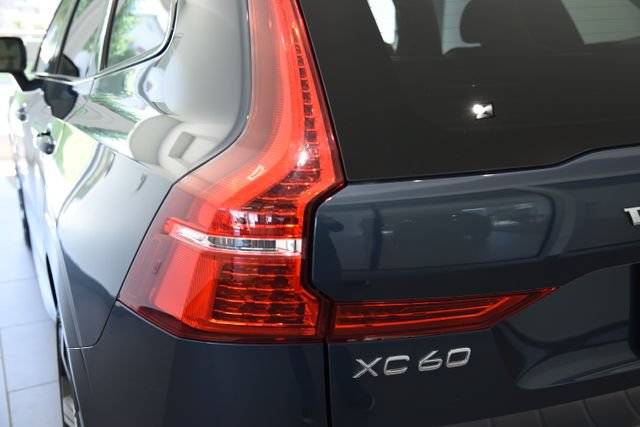 Used 2024 Volvo XC60 T8 Ultimate w/ Protection Package Premier AWD/4WD image 9