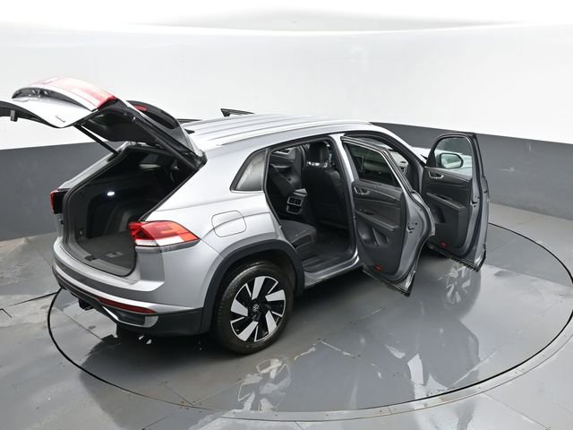 Used 2024 Volkswagen Atlas Cross Sport SE image 28