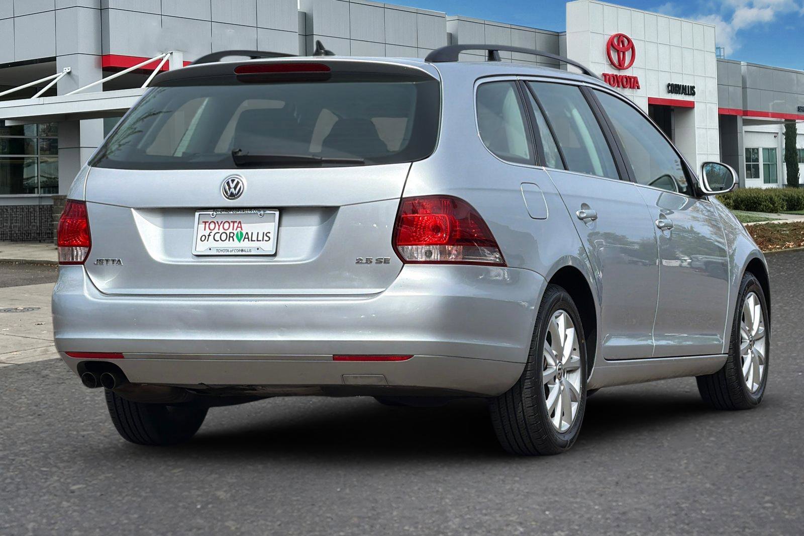 Used 2013 Volkswagen Jetta SE FWD image 4