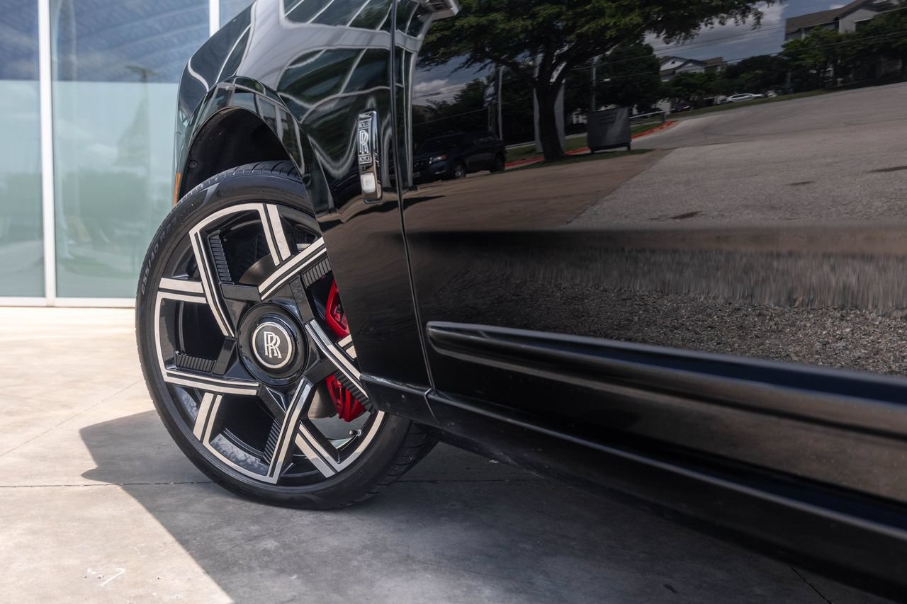Certified 2025 Rolls-Royce Cullinan Black Badge w/ Leather Finishing Pack AWD/4WD image 13