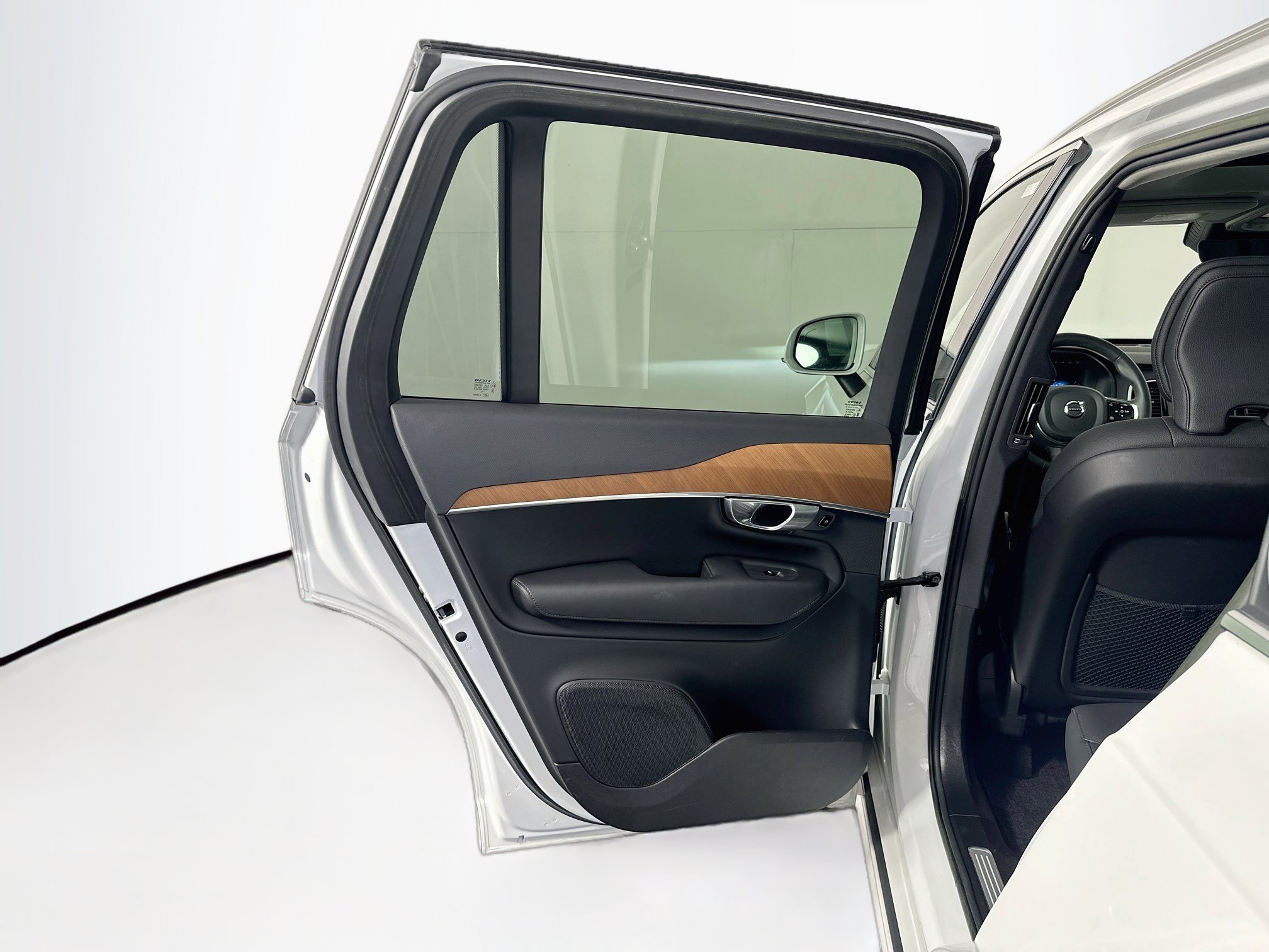 Used 2023 Volvo XC90 B6 Plus w/ Protection Package Premier AWD/4WD image 28