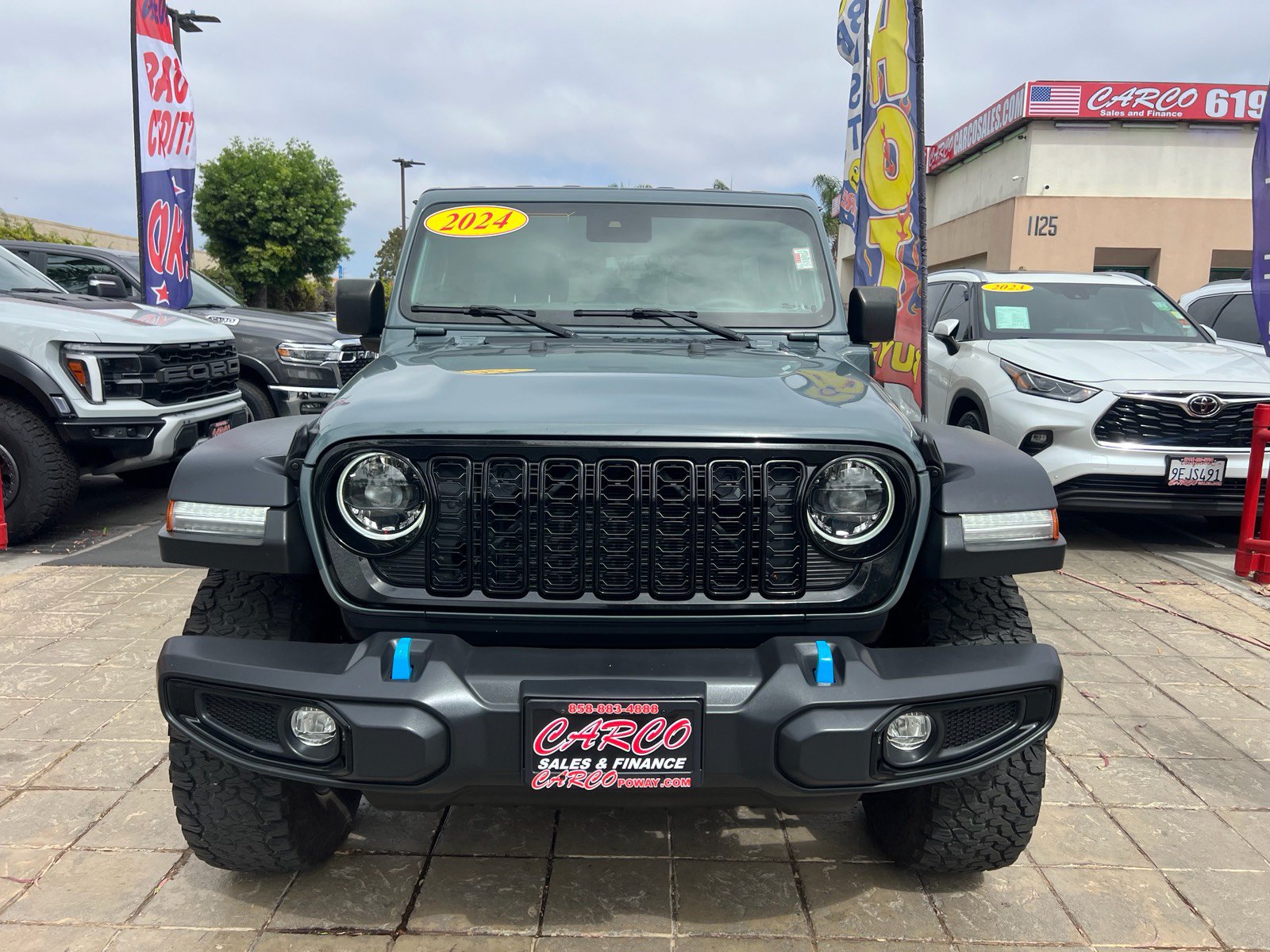 Used 2024 Jeep Wrangler Unlimited AWD/4WD image 3