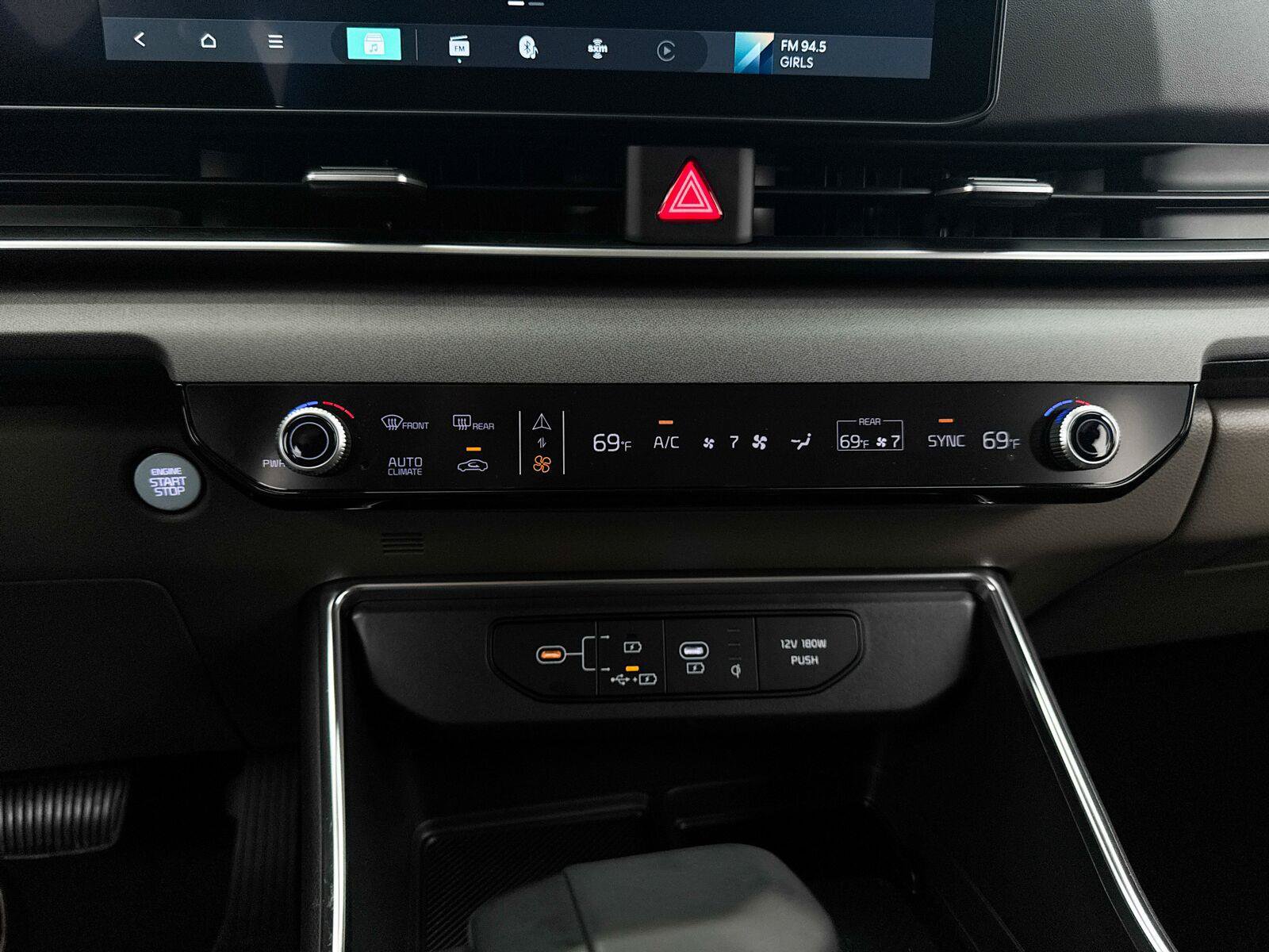 Used 2026 Kia Carnival EX FWD image 26
