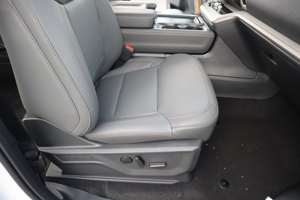 New 2025 Ford Expedition Active image 15