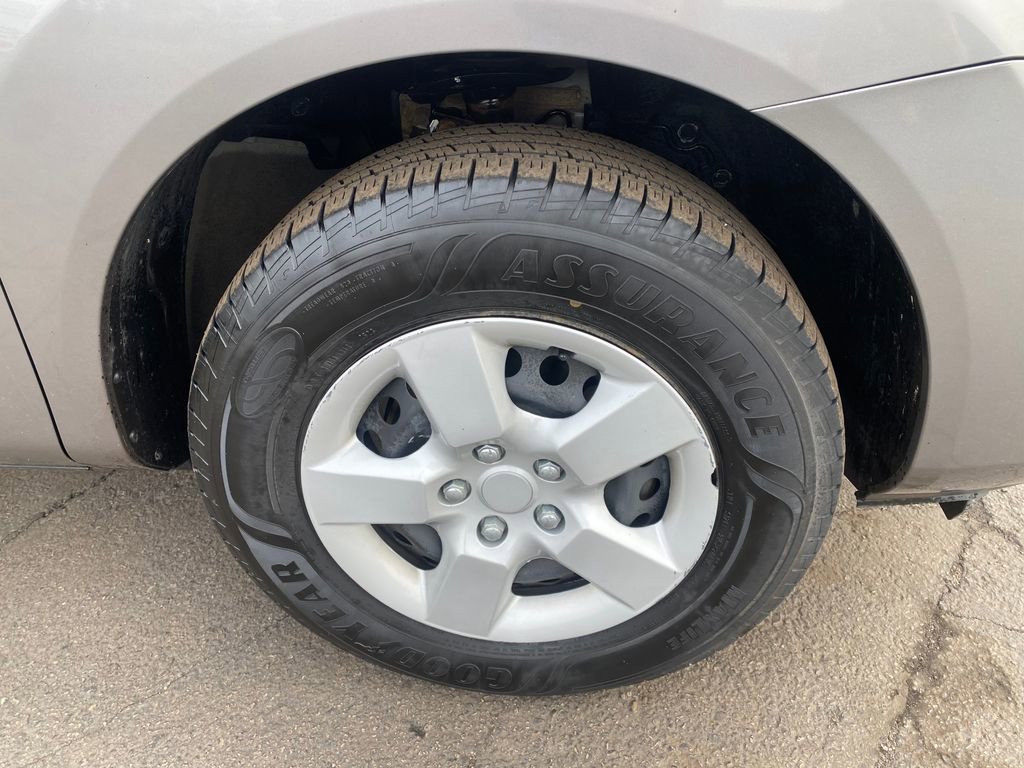 Used 2015 Nissan Rogue S image 23