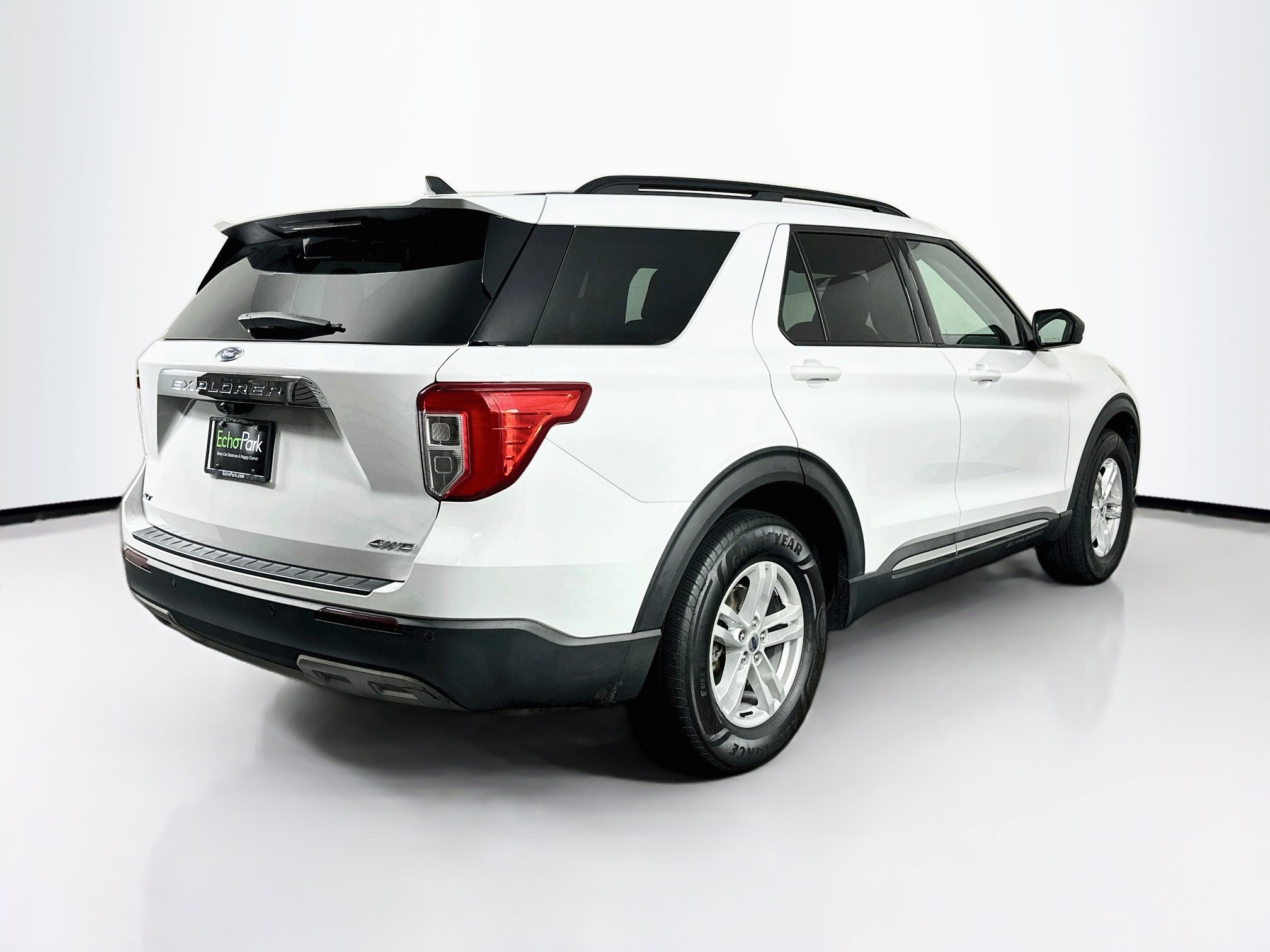 Used 2021 Ford Explorer XLT w/ Equipment Group 202A AWD/4WD image 9