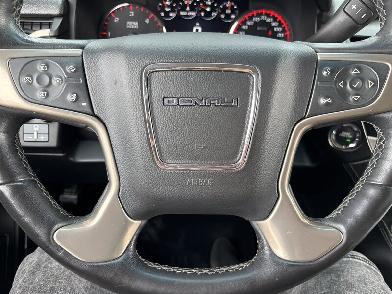 Used 2015 GMC Yukon XL Denali w/ Premium Package AWD/4WD image 47
