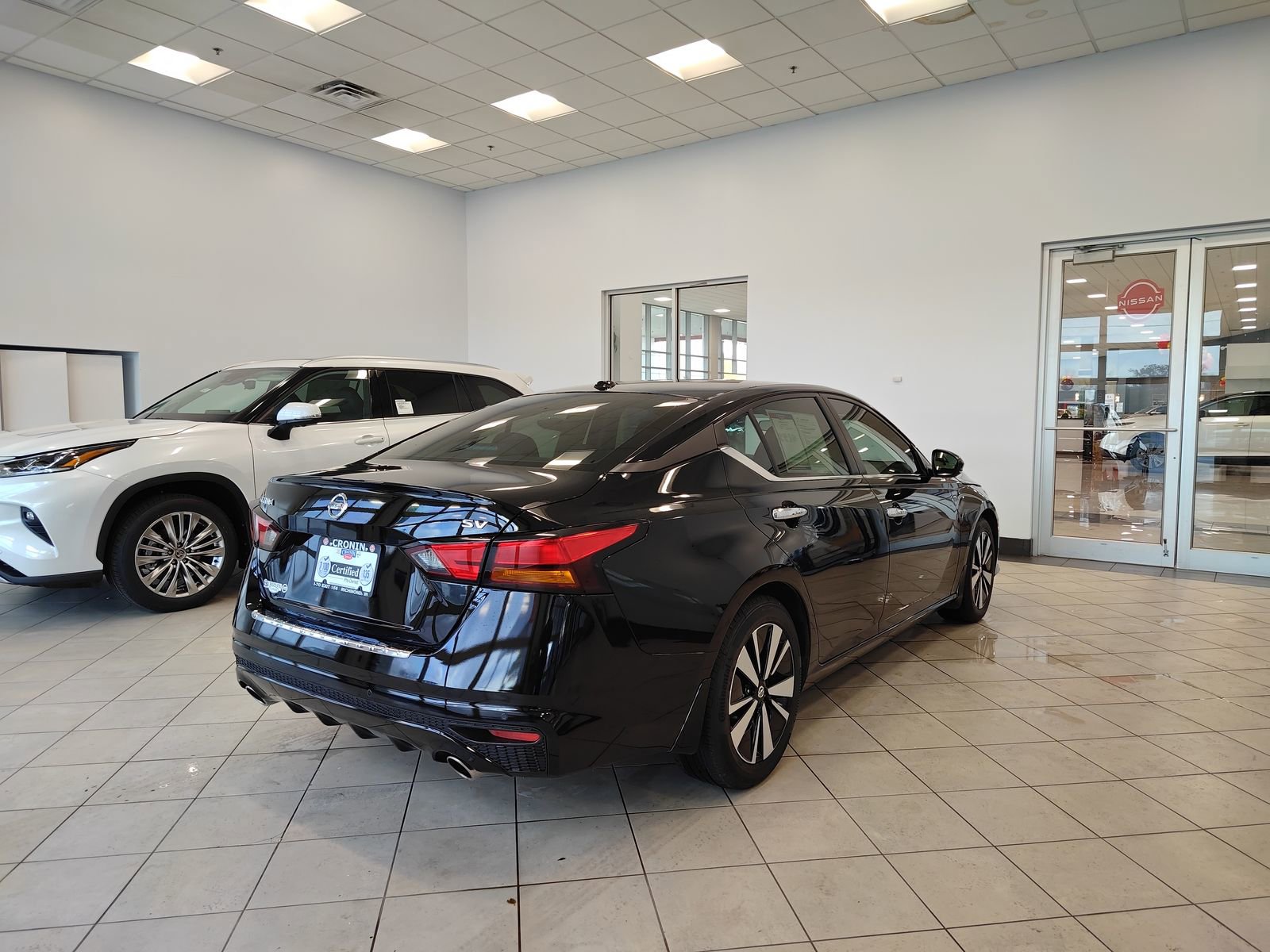 Used 2022 Nissan Altima 2.5 SV w/ SV Premium Package image 3