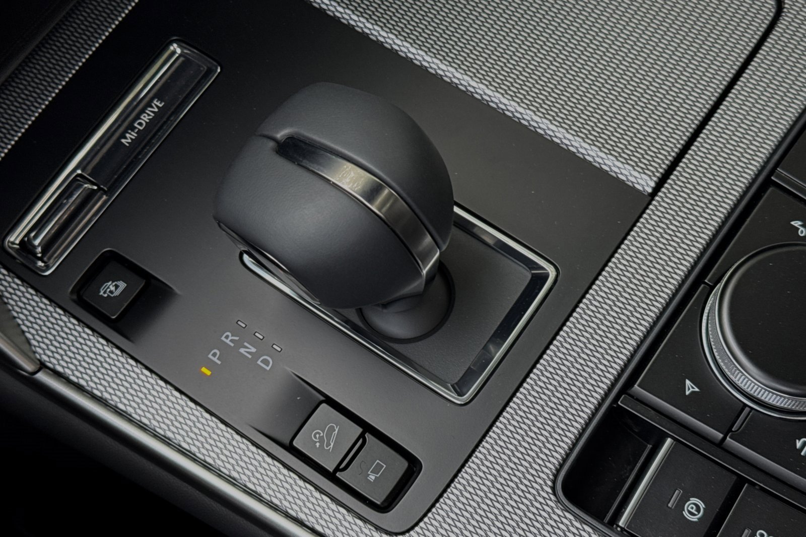 New 2025 MAZDA CX-70 Plug-In Hybrid w/ Premium Plus image 23