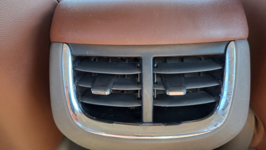 Used 2016 Chevrolet Malibu Hybrid w/ Leather Package FWD image 27