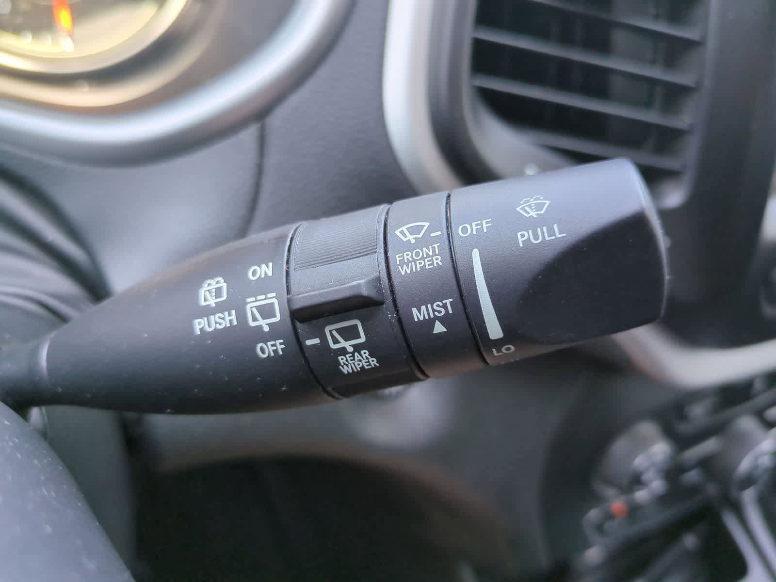 Used 2018 Jeep Cherokee Latitude Plus w/ Cold Weather Group FWD image 25