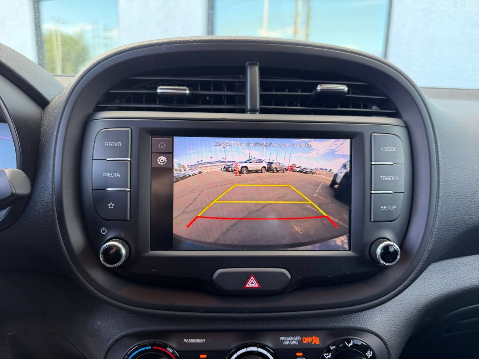 Used 2025 Kia Soul LX w/ LX Technology Package FWD image 18