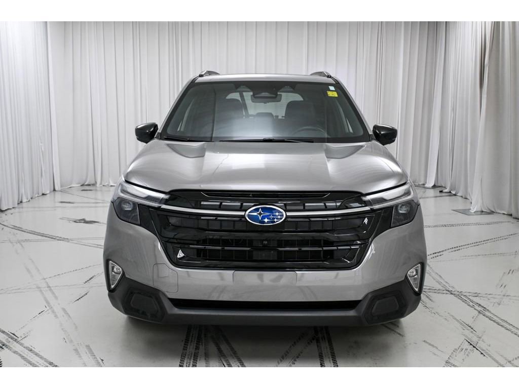 Used 2025 Subaru Forester Touring AWD/4WD image 3