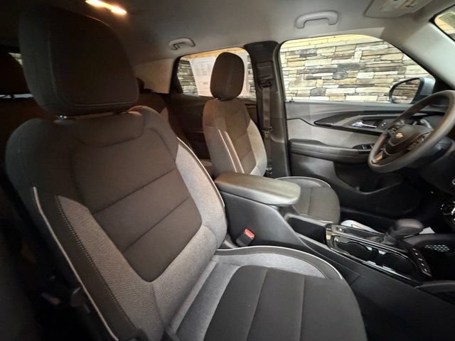 Used 2023 Chevrolet TrailBlazer LT w/ Convenience Package AWD/4WD image 17