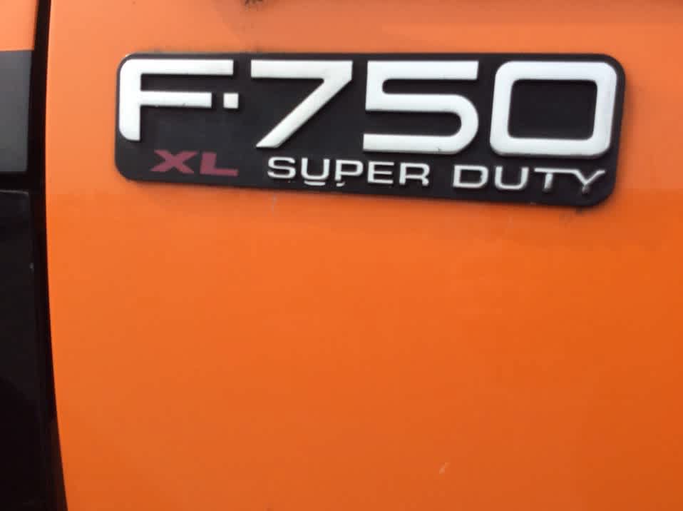 Used 2013 Ford F750 2WD Regular Cab Super Duty image 6
