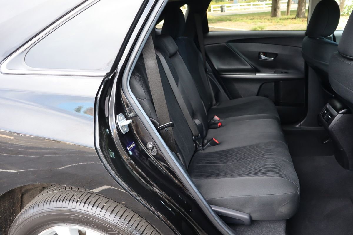 Used 2015 Toyota Venza LE image 21