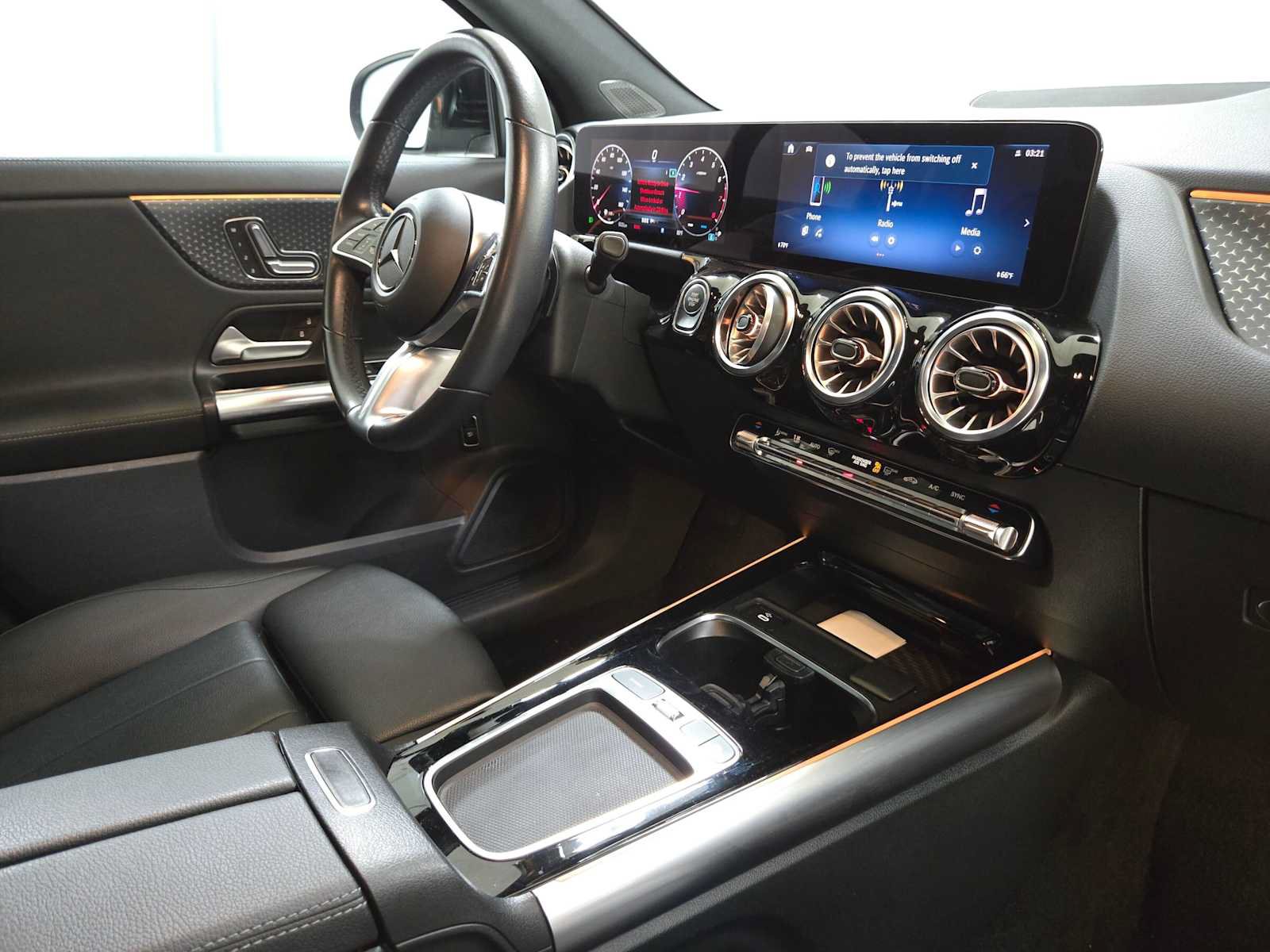Used 2025 Mercedes-Benz GLA 250 image 11