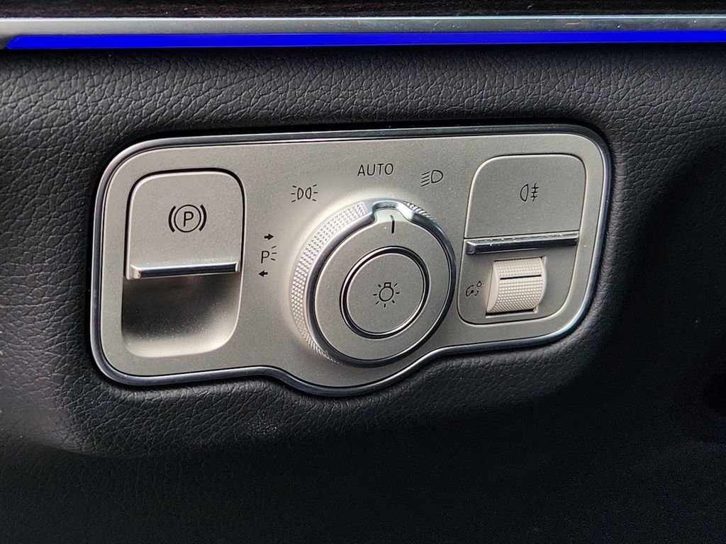 Used 2023 Mercedes-Benz GLS 450 4MATIC image 21