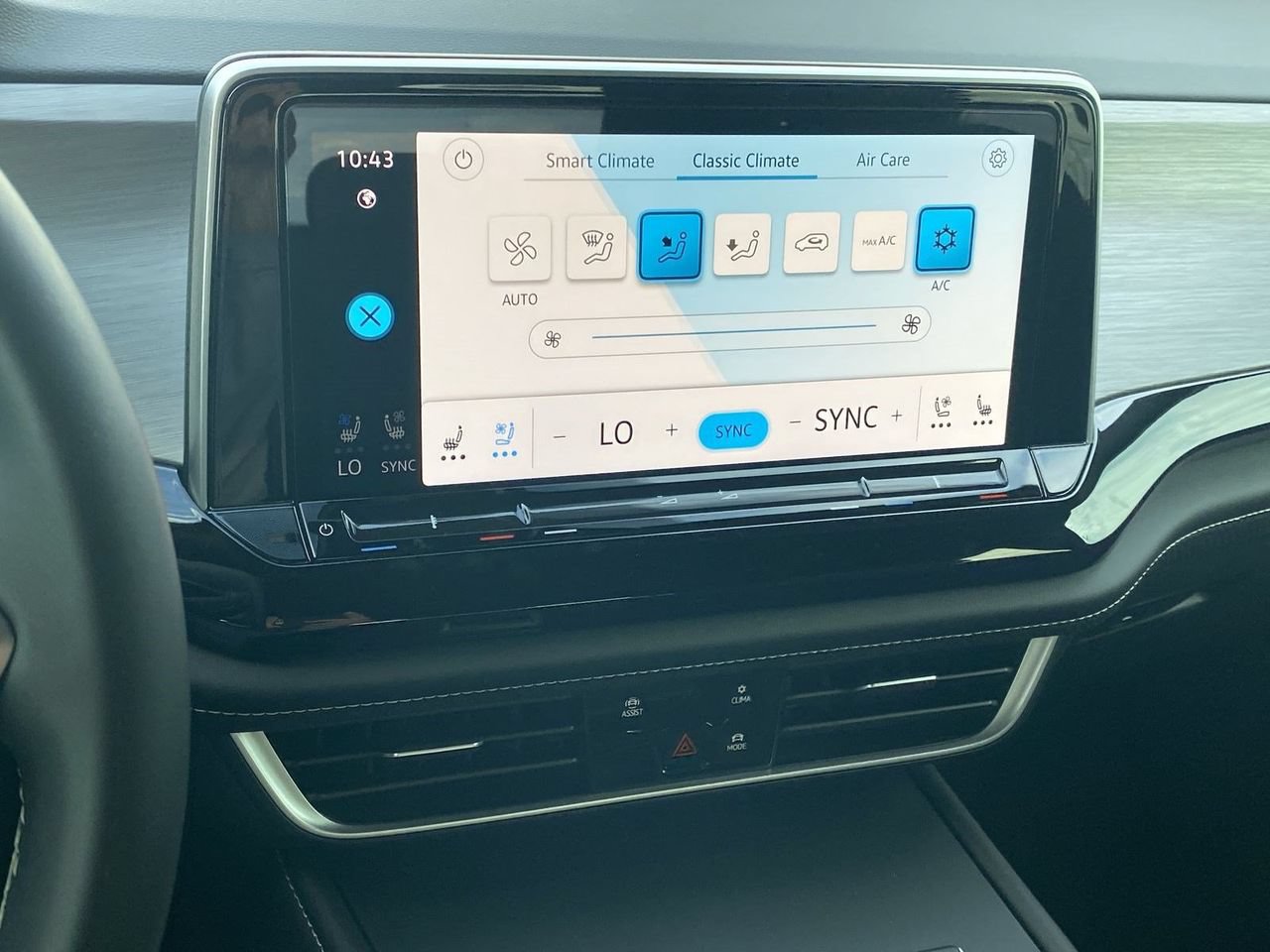 New 2026 Volkswagen Atlas Cross Sport SE FWD image 23