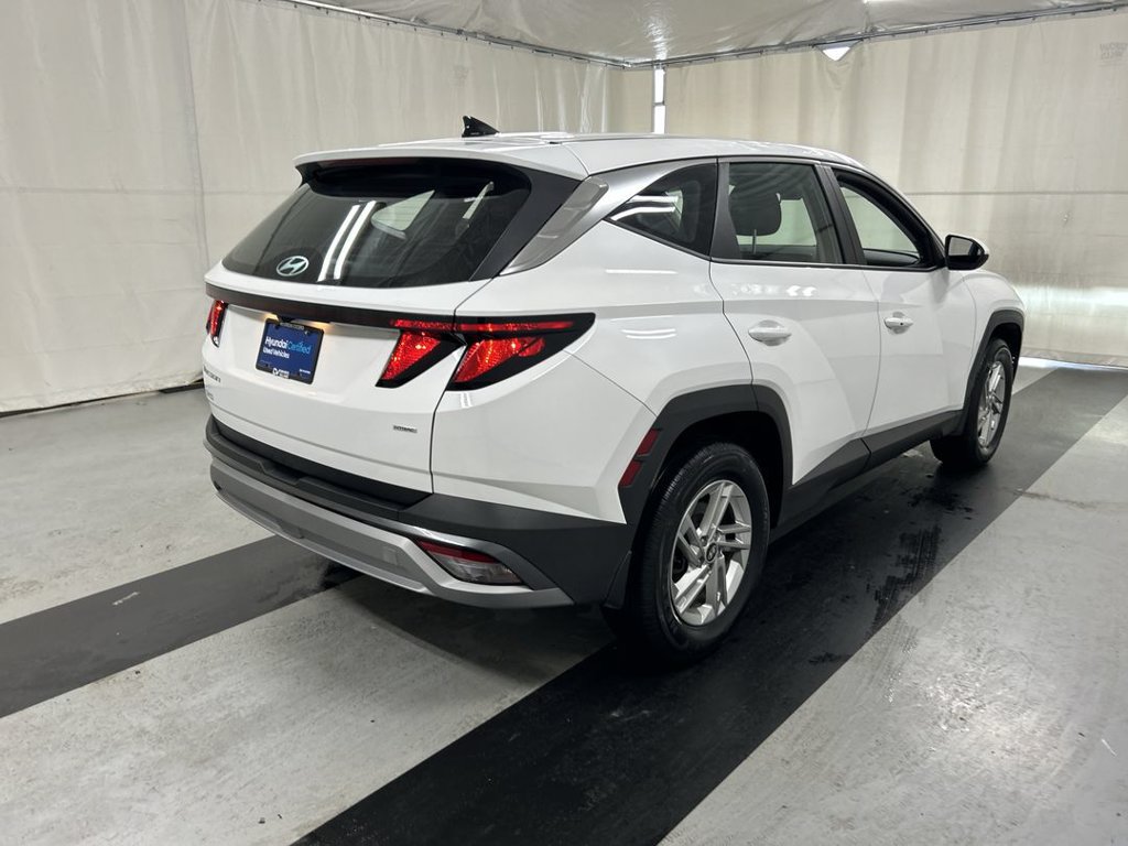 Used 2025 Hyundai Tucson SE AWD/4WD image 2