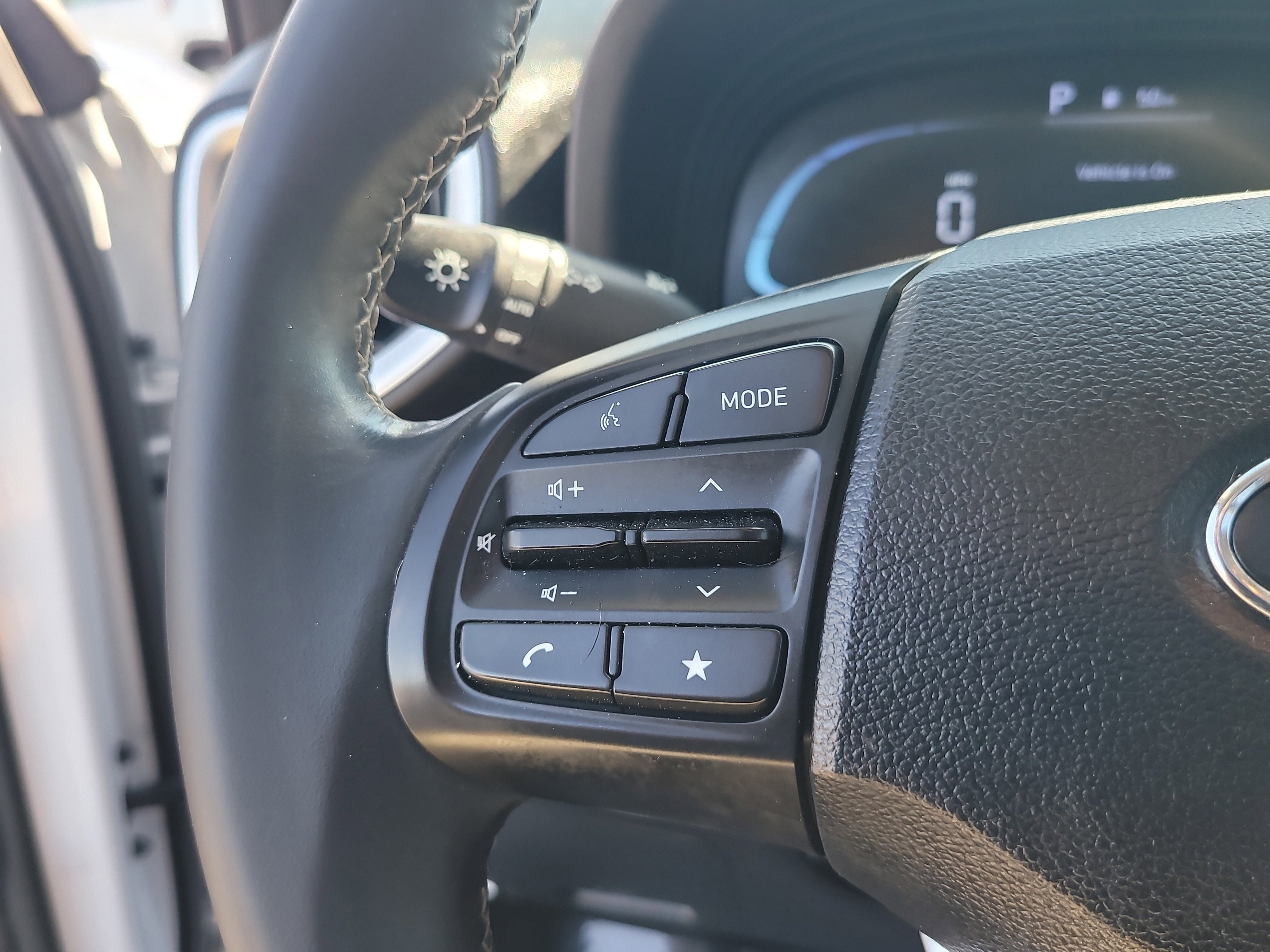 Used 2024 Hyundai Venue SEL image 27