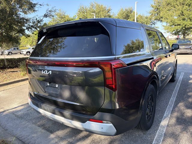 Used 2025 Kia Carnival FWD image 2