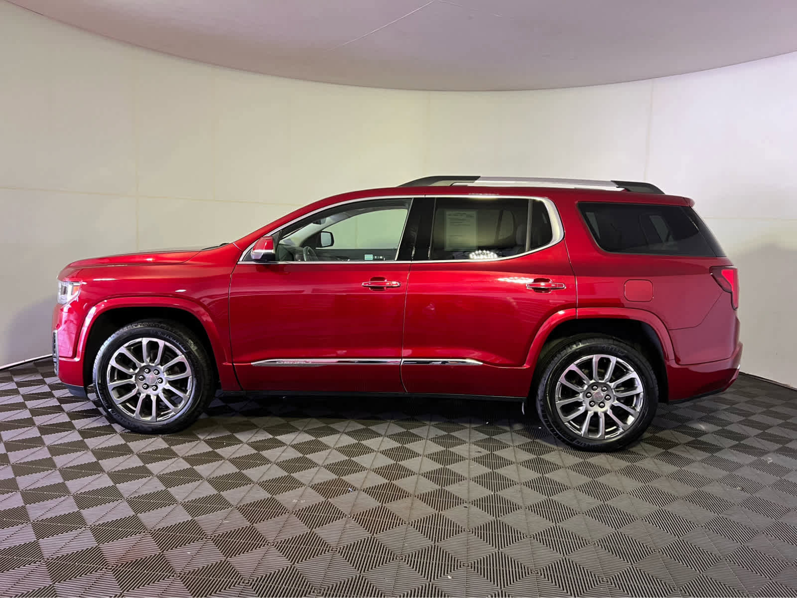 Used 2023 GMC Acadia Denali w/ Denali Ultimate Package image 4
