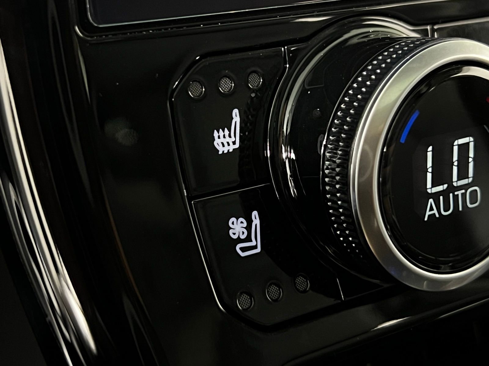 Certified 2026 Toyota Highlander Limited image 21