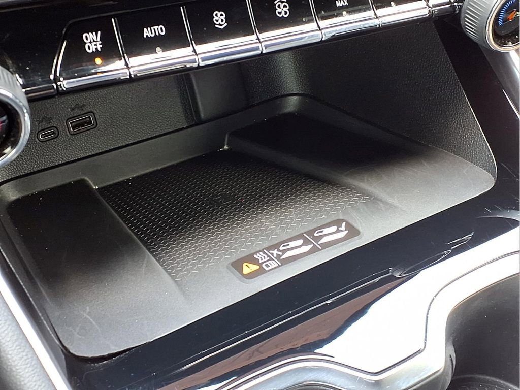 Used 2026 Chevrolet Traverse Z71 w/ Enhanced Driving Package AWD/4WD image 17