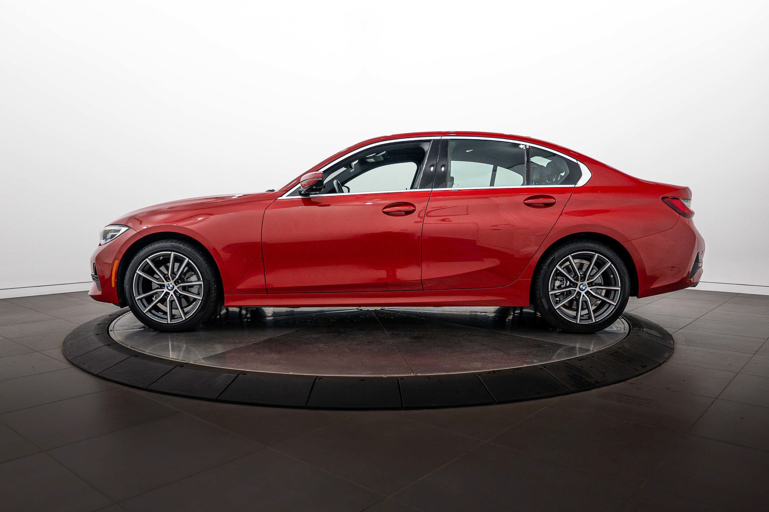 Used 2020 BMW 330i xDrive Sedan w/ Premium Package AWD/4WD image 6