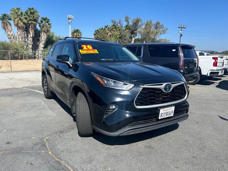 Used 2020 Toyota Highlander XLE AWD/4WD image 10