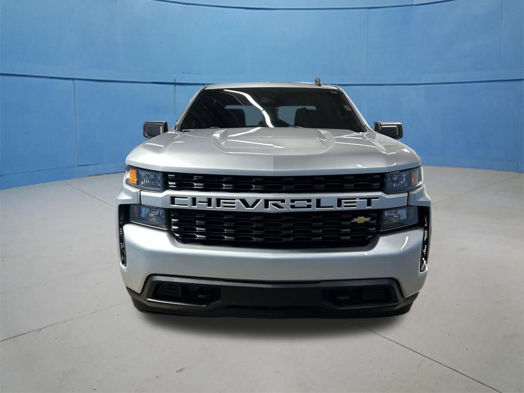 Used 2020 Chevrolet Silverado 1500 Custom w/ Custom Value Package AWD/4WD image 4