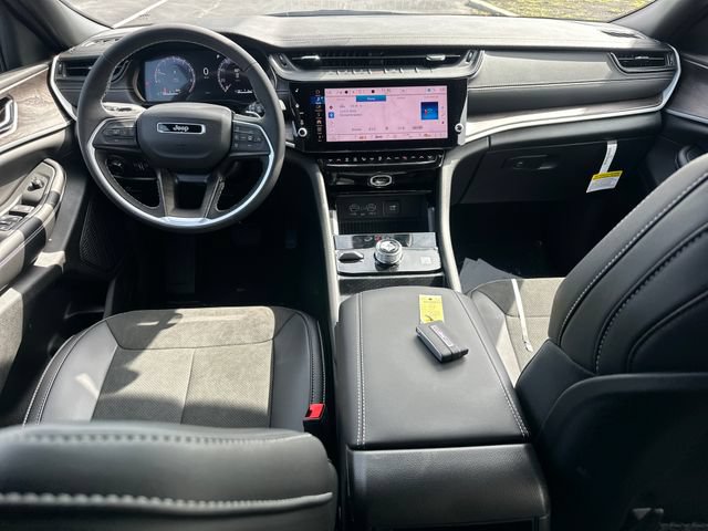 New 2027 Jeep Grand Cherokee Altitude AWD/4WD image 16